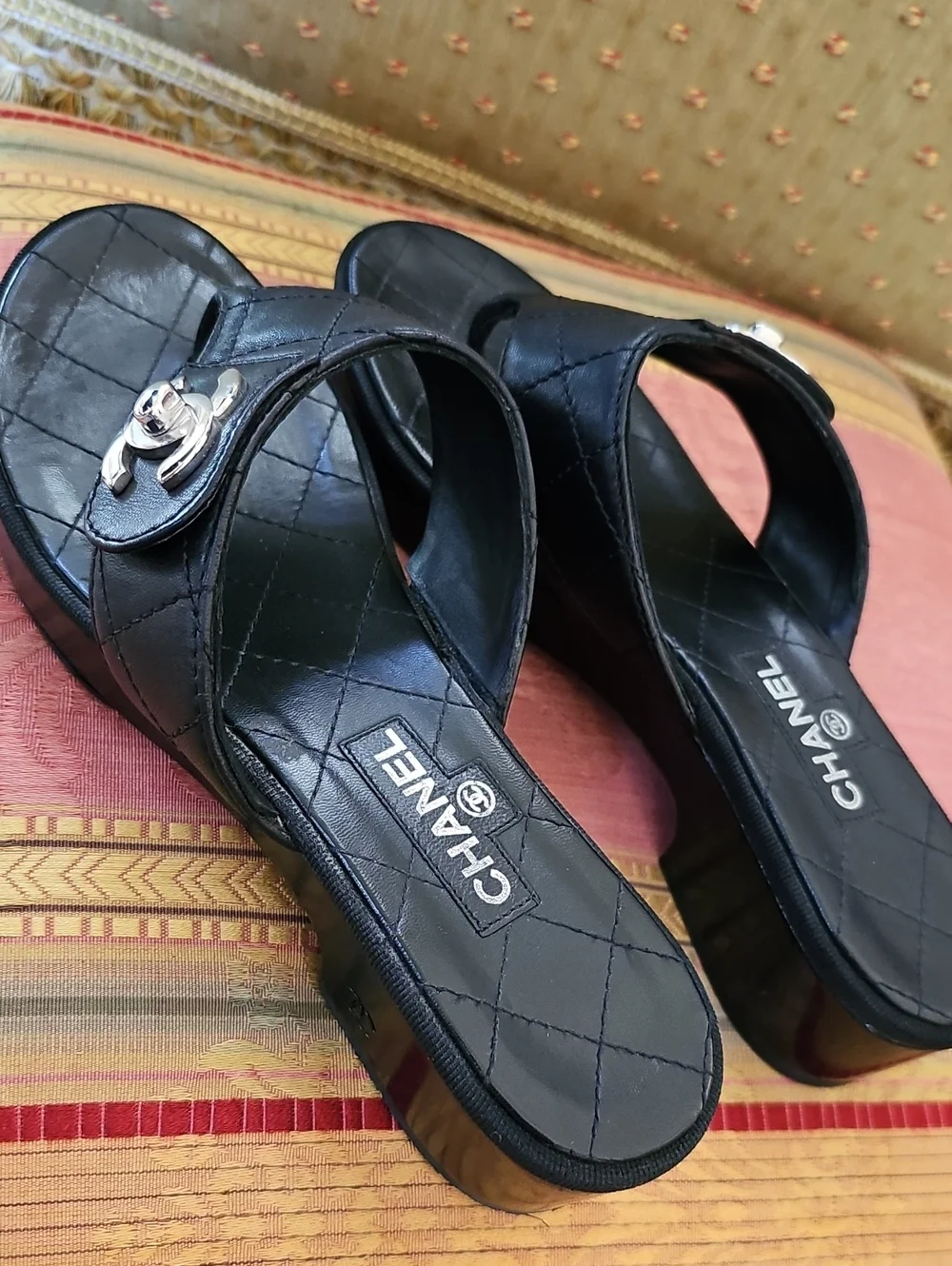 CHANEL Black Patent Thong Sandals with Silver CC Accent 37